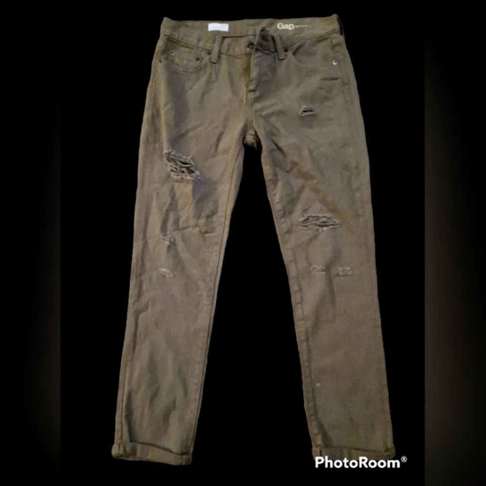 NWOT Gap Ripped Jeans